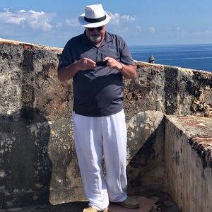 Meet your Posher, Tom